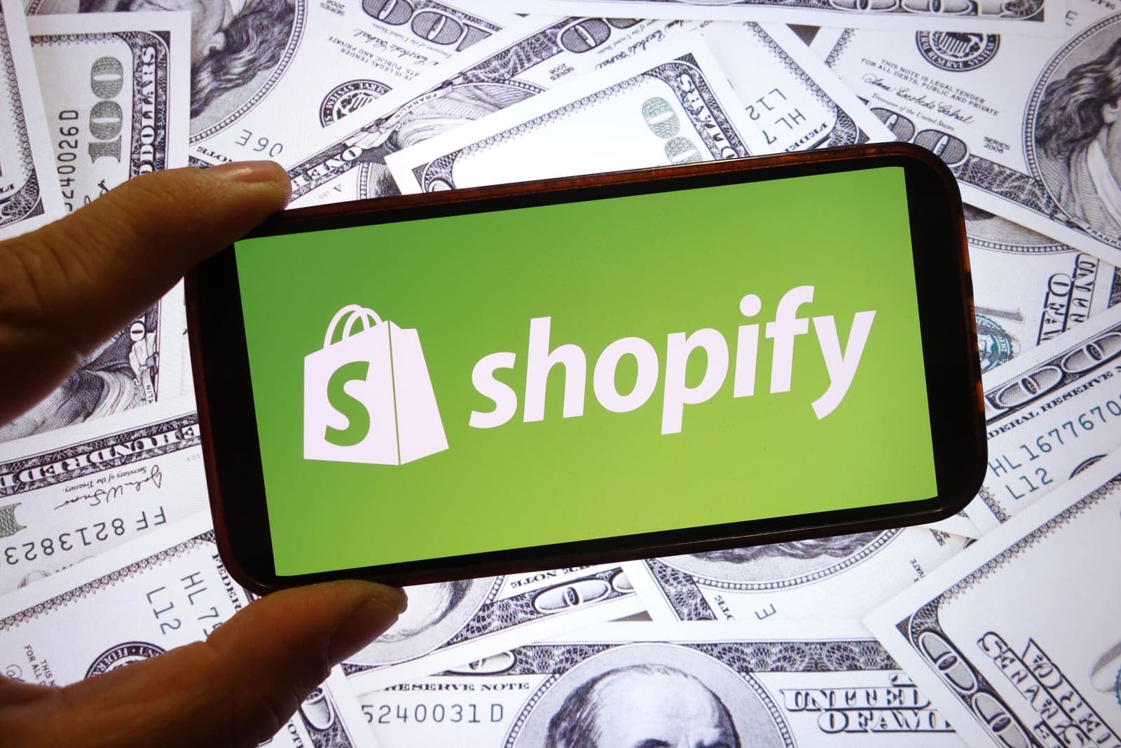 Shopify development company in Gurgaon customising an online store dashboard